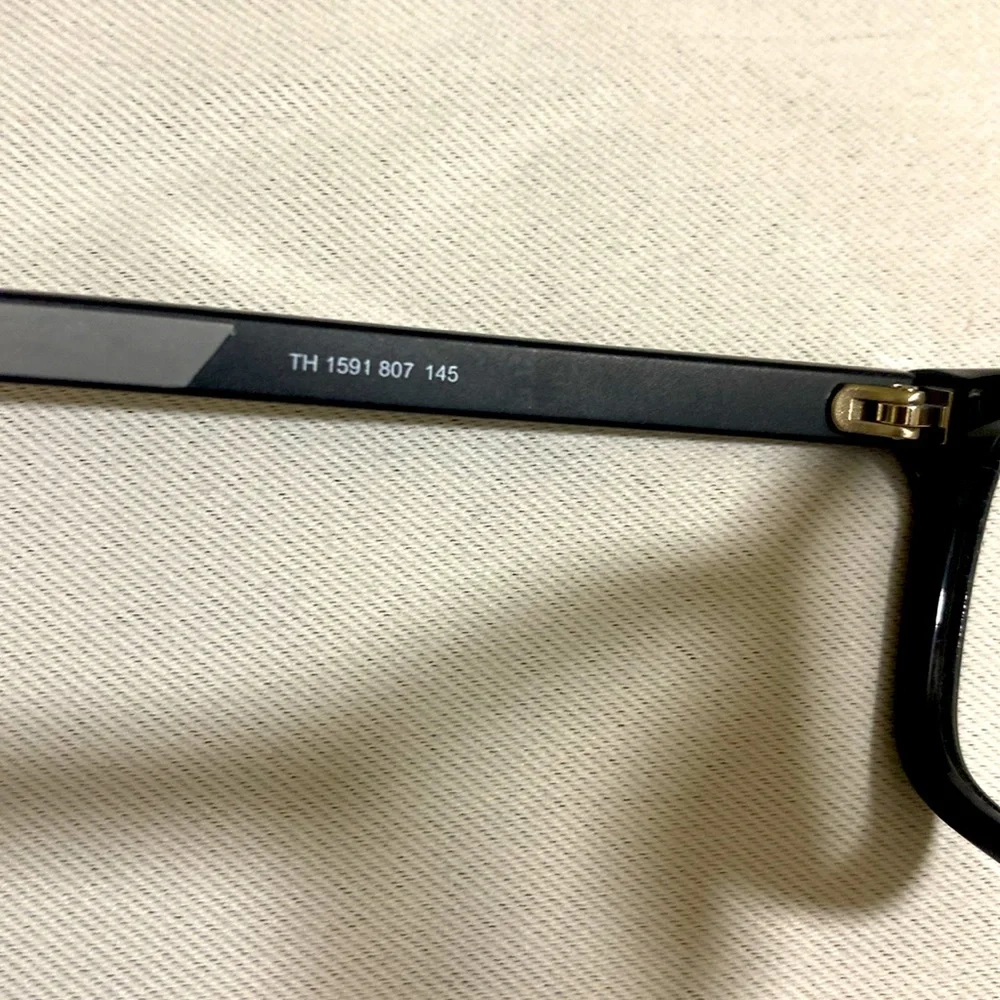NWOT TOMMY HILFIGER Women’s Black Glass Frame